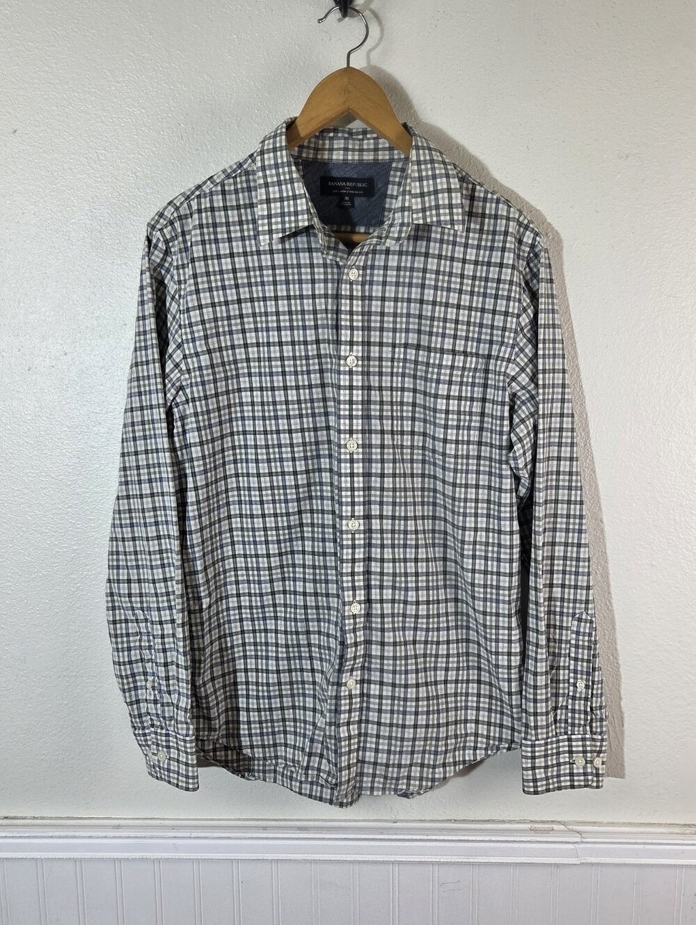 Banana Republic Factory Mens Medium Plaid Button Up Shirt Soft Wash Standard Fit